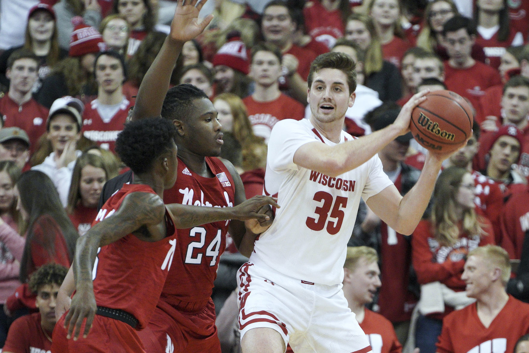 Badgers 82, Cornhuskers 68